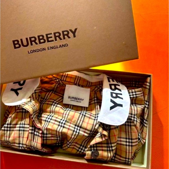 Burberry infant shirt